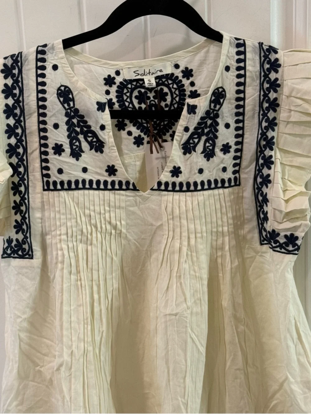 Solitaire Embroidered Boho Blouse Cream Navy Flutter Sleeve NWT S - Picture 3 of 12